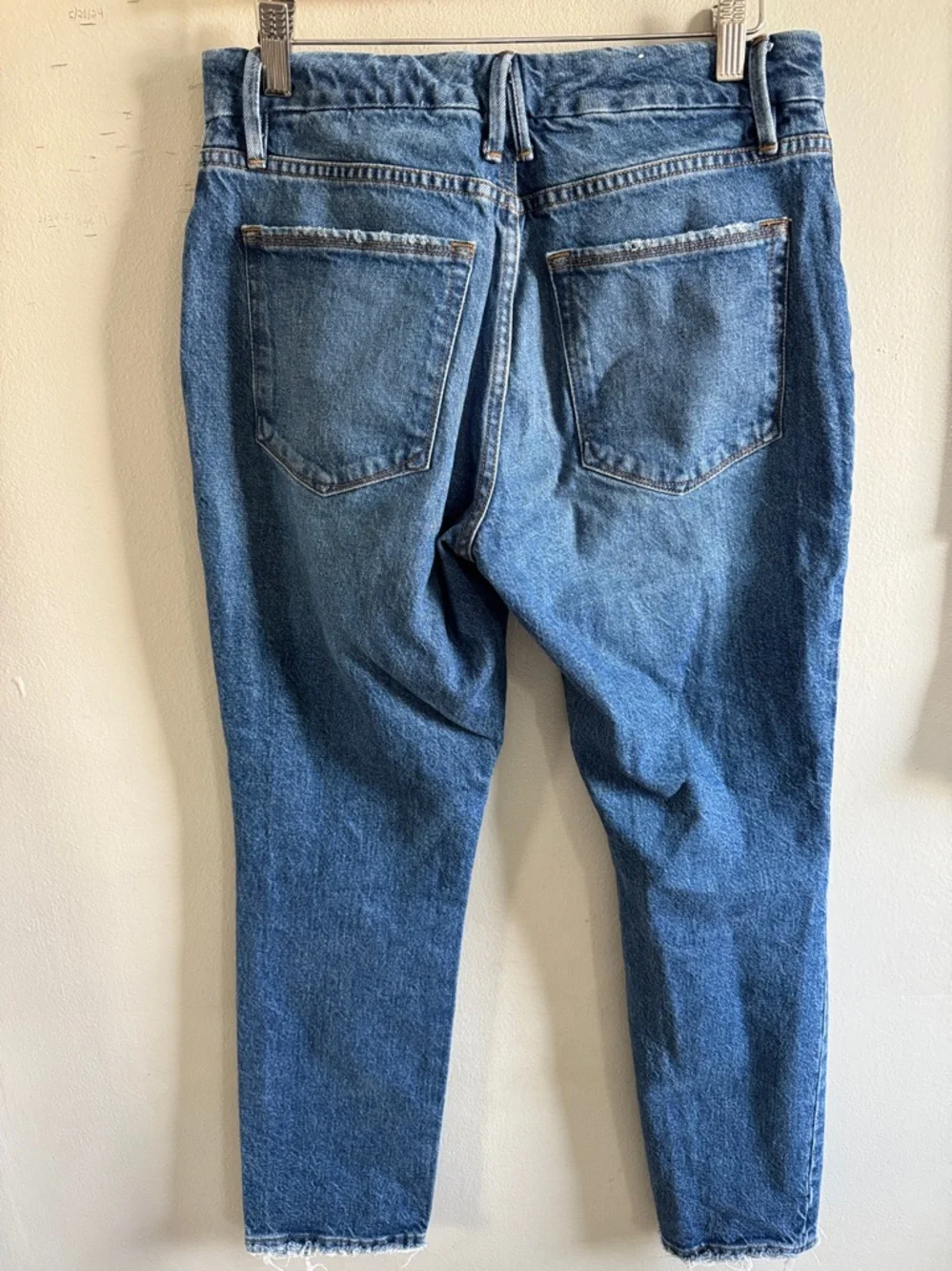 Good American Good Classic Jeans in B844 Size 4/27 GCPB235T - Picture 4 of 6